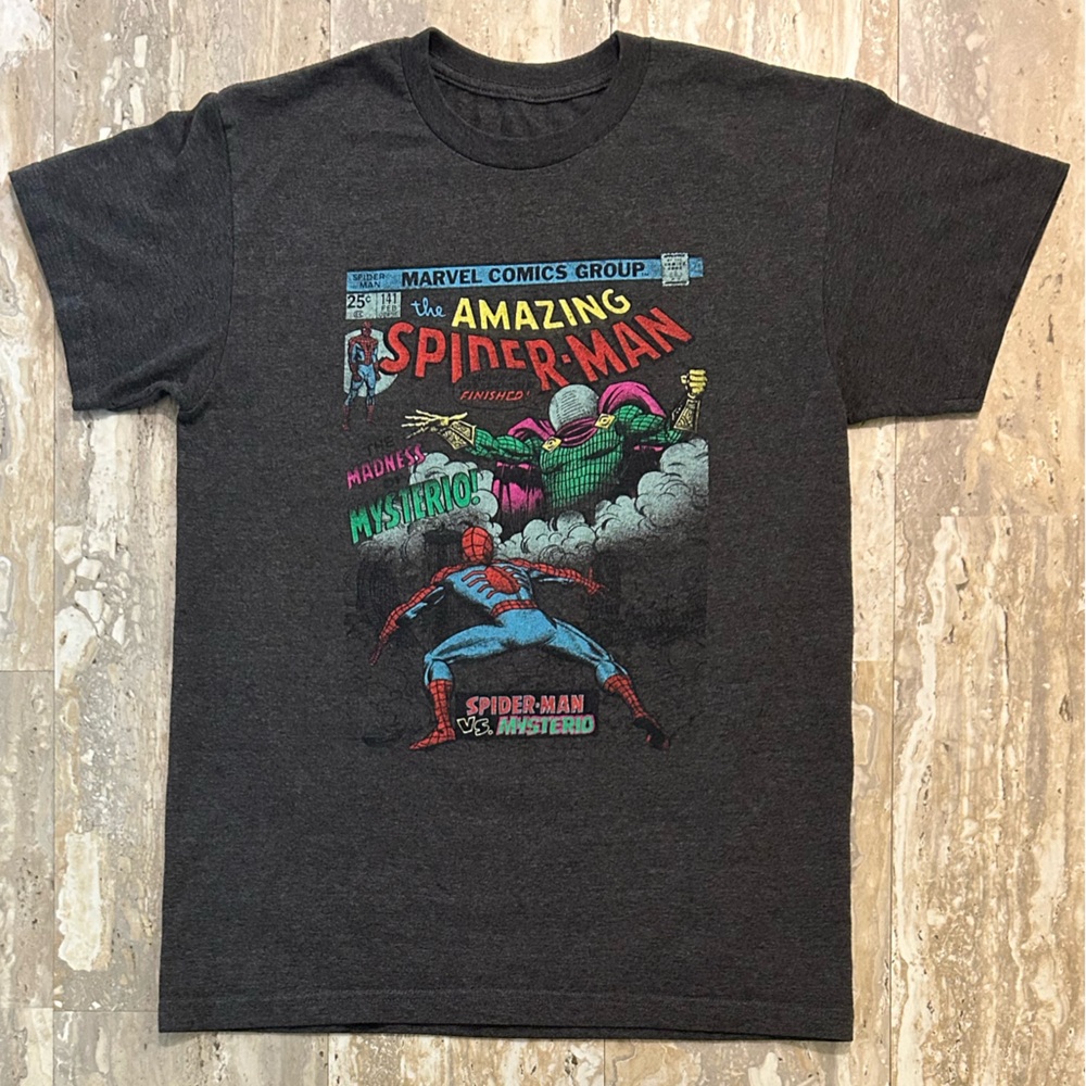 Marvel T-shirt The Amazing Spider-Man vs Mysterio Comic Book Cover
